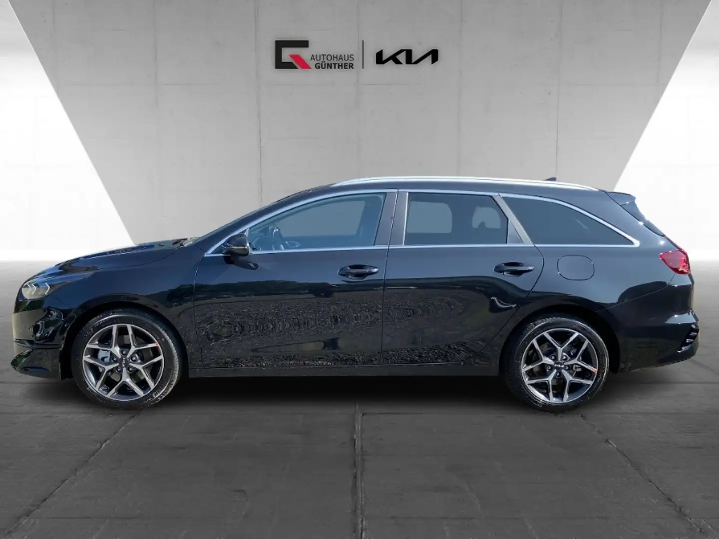 Kia Ceed / cee'd Sportswagon Ultimate Edition 1.5 T-GDI MHEV Design Schwarz - 2