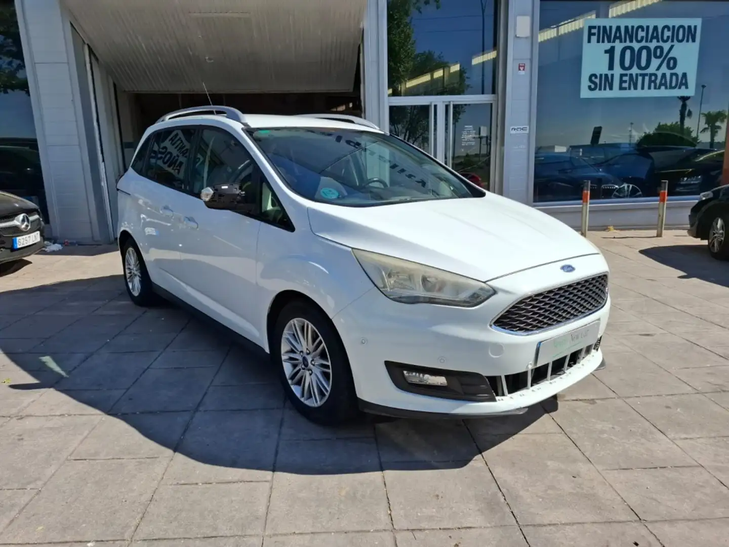 Ford C-Max Grand 1.5TDCi Titanium 120 7 plazas Wit - 1