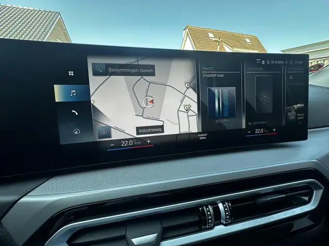 BMW 3 Series view 9