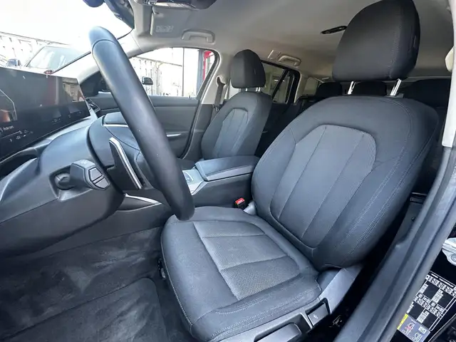 BMW 3 Series view 4
