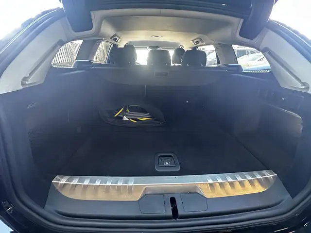 BMW 3 Series view 15