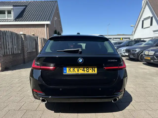 BMW 3 Series view 25