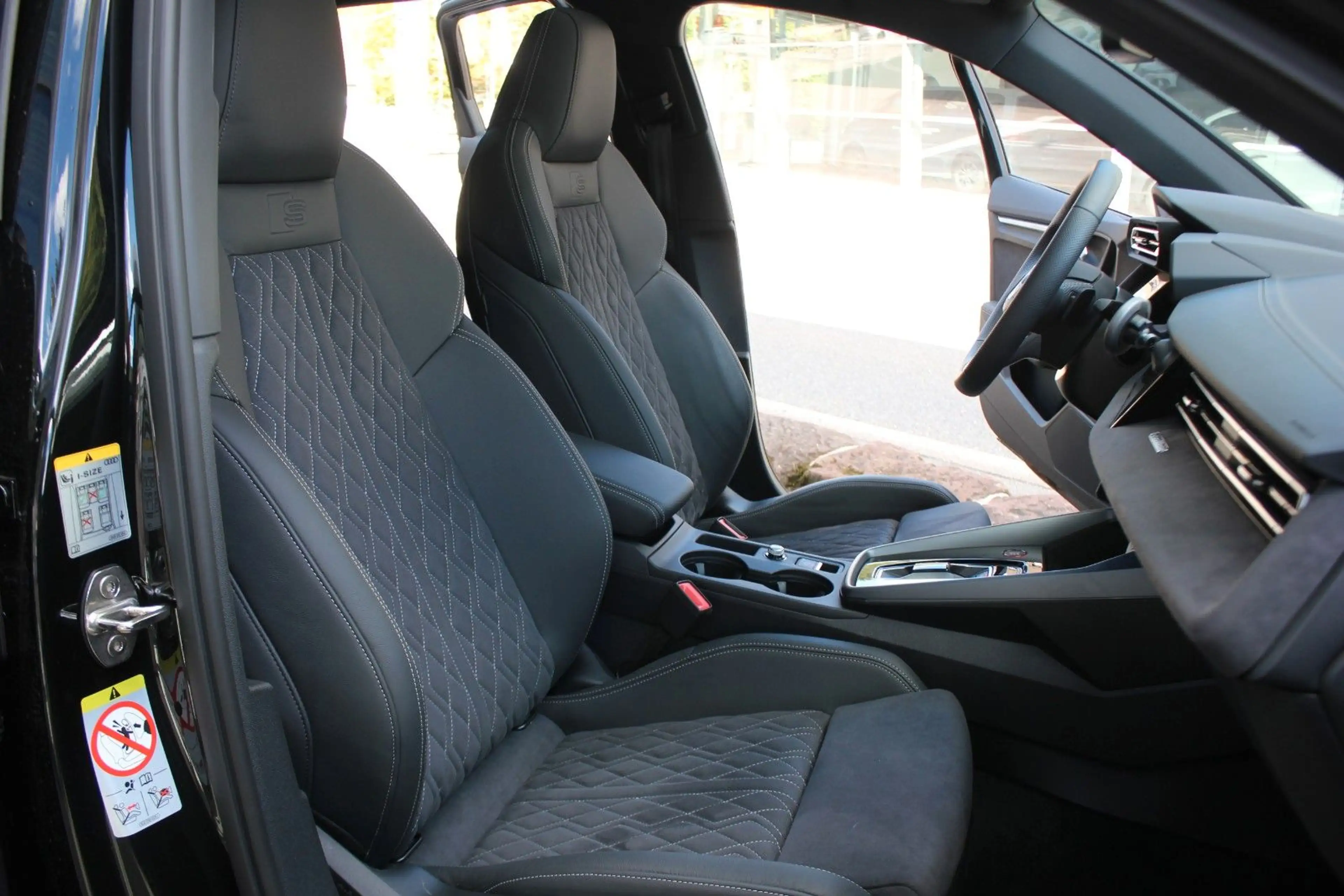 Audi S3 Sportback 2.0 TFSI quattro *Akrapovic, Carbon — photo 6