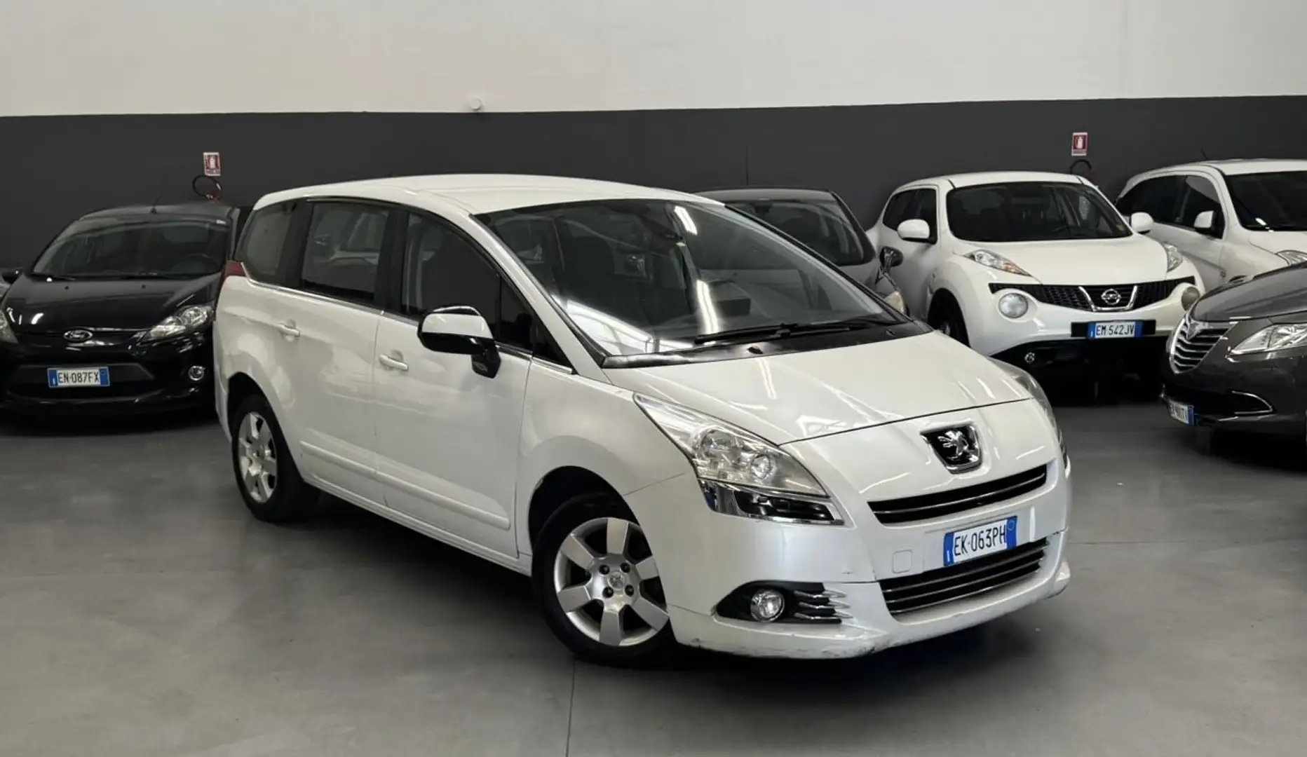 Peugeot 5008 Cambio Automatico - 1