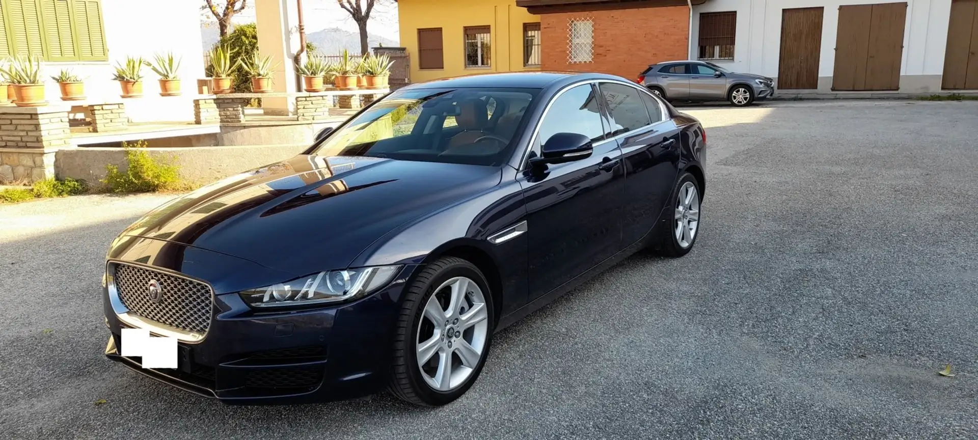 Jaguar XE 2.0 D 4 X 4 D 180 CV PORTFOLIO Bleu - 1