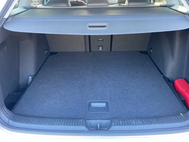 Volkswagen Golf view 13