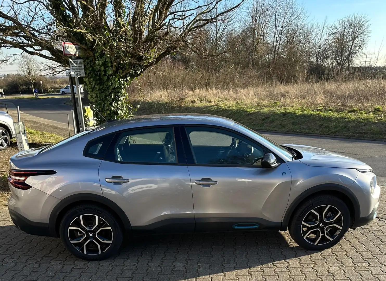 Citroen ë-C4 X Elektromotor 136 Gris - 2