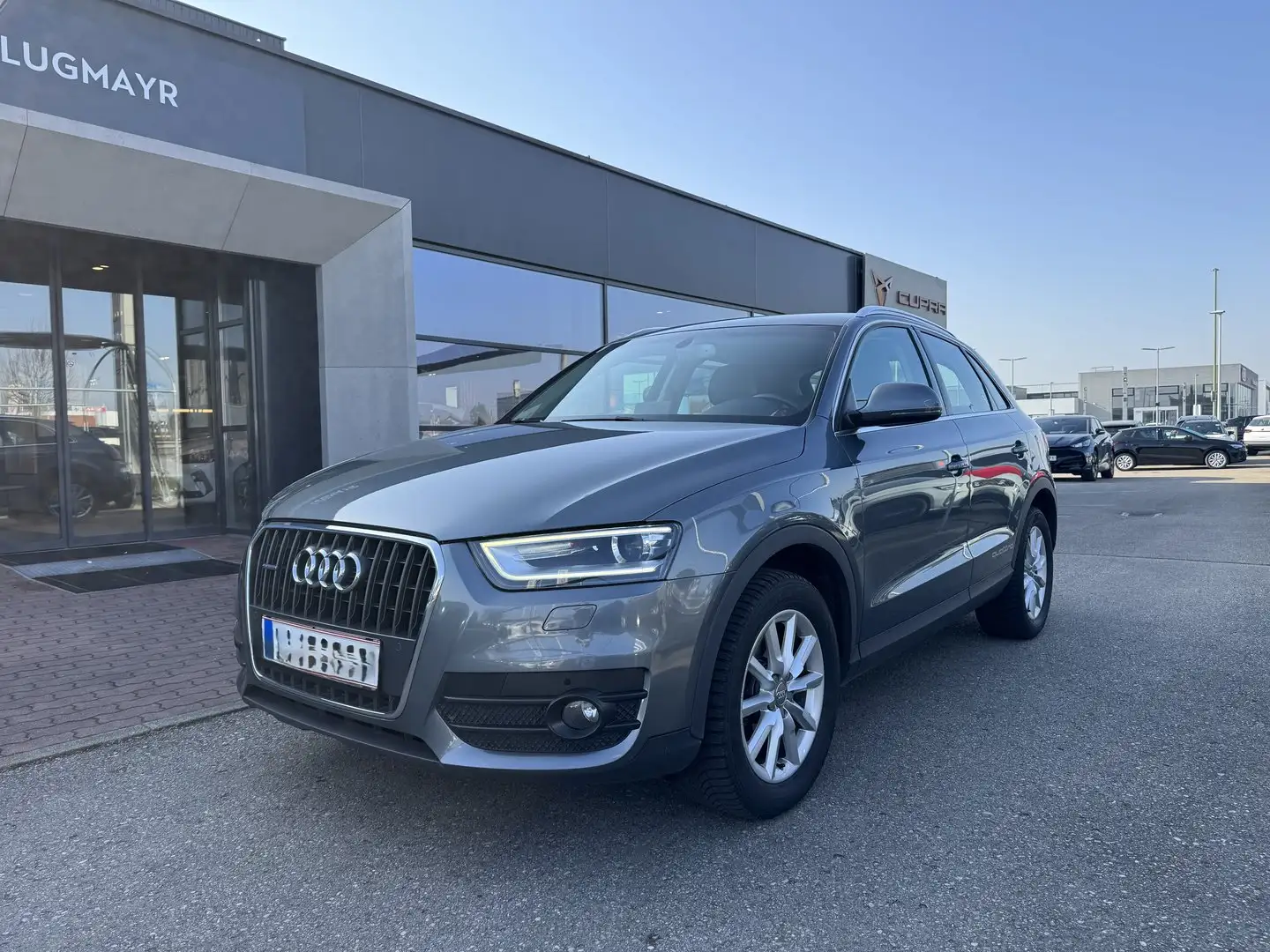 Audi Q3 2.0 TDI quattro Style Grau - 1