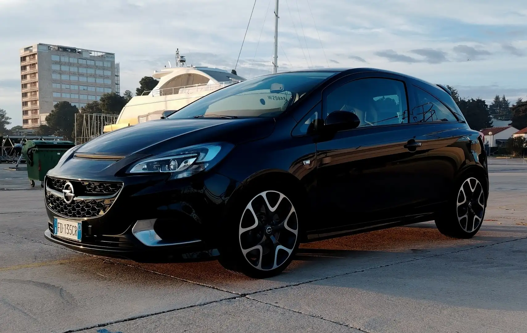 Opel Corsa 3p 1.6t Opc 207cv - 1