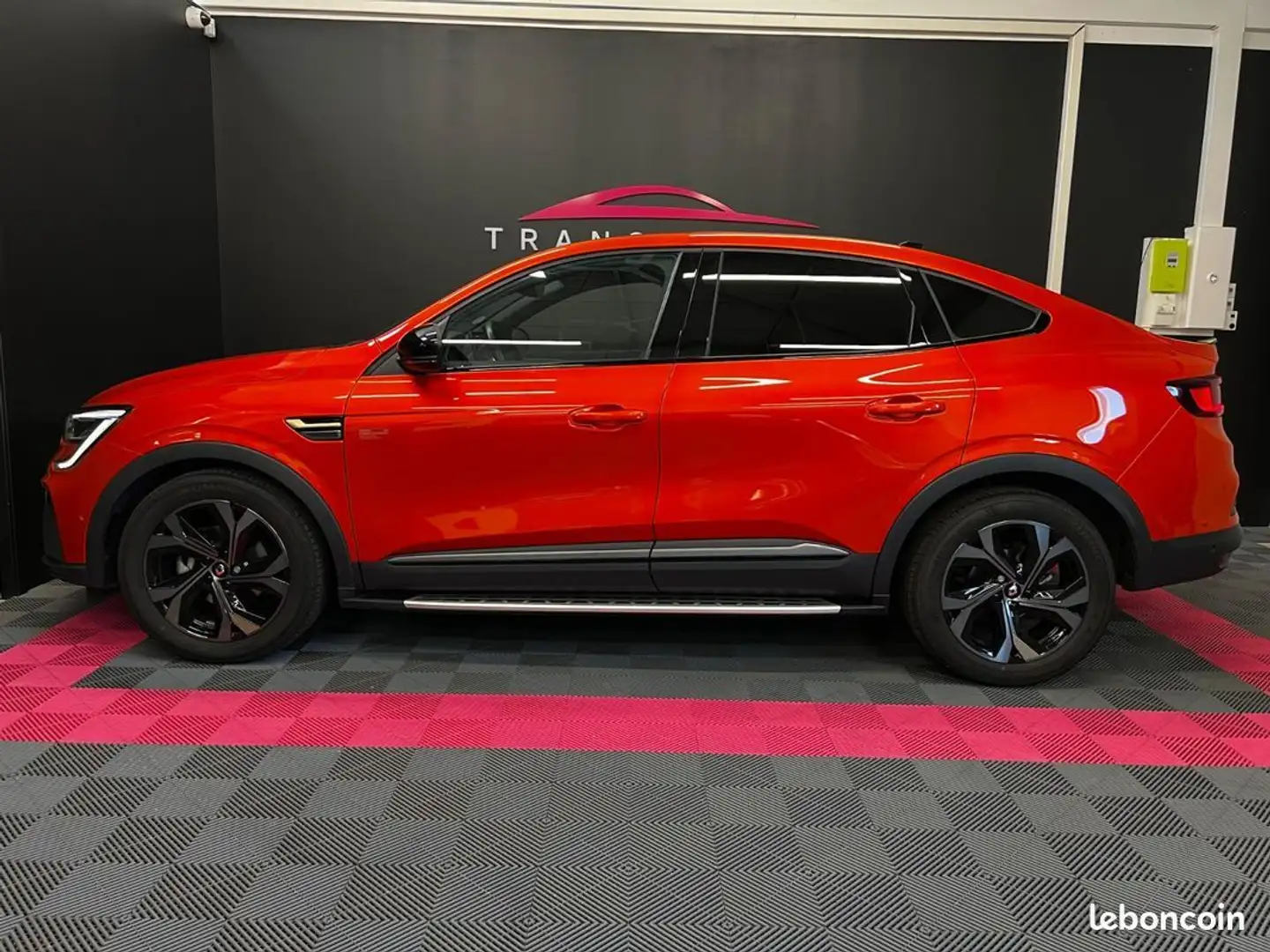 Renault Arkana E-Tech 145 22 Engineered ORANGE VALENCIA PREMIERE  Or - 2