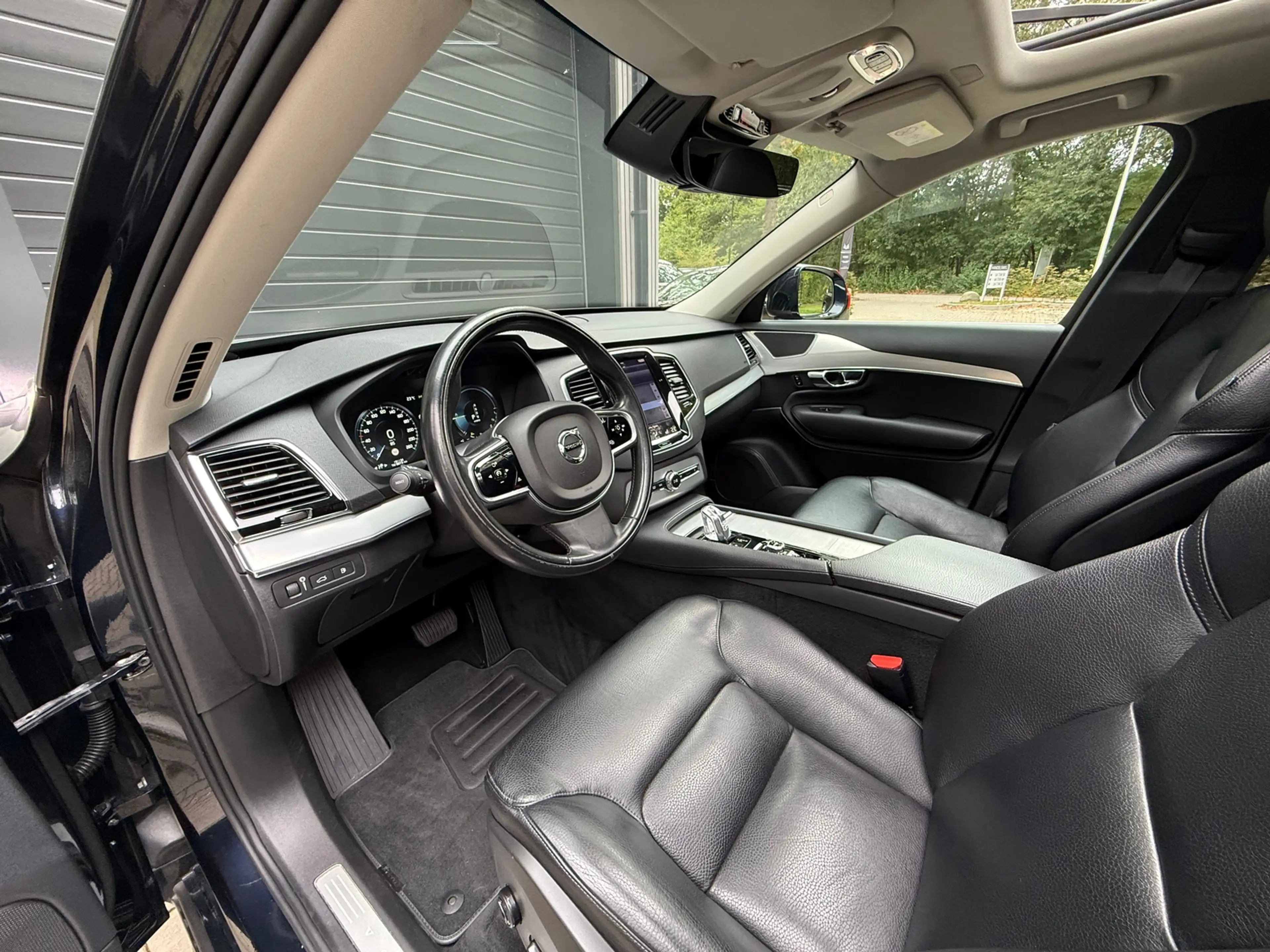 Volvo XC90 2.0 T8 Twin Engine AWD Momentum — photo 14
