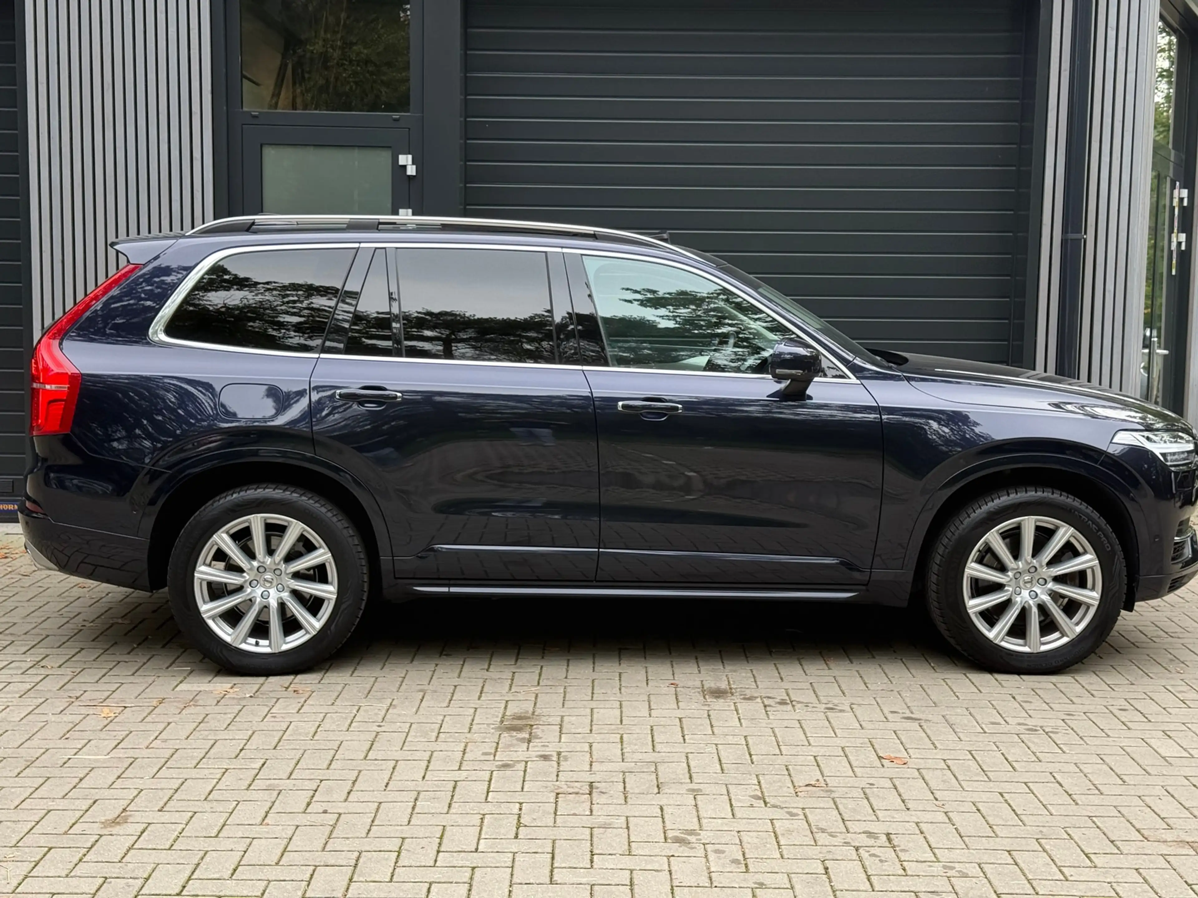 Volvo XC90 2.0 T8 Twin Engine AWD Momentum — photo 12