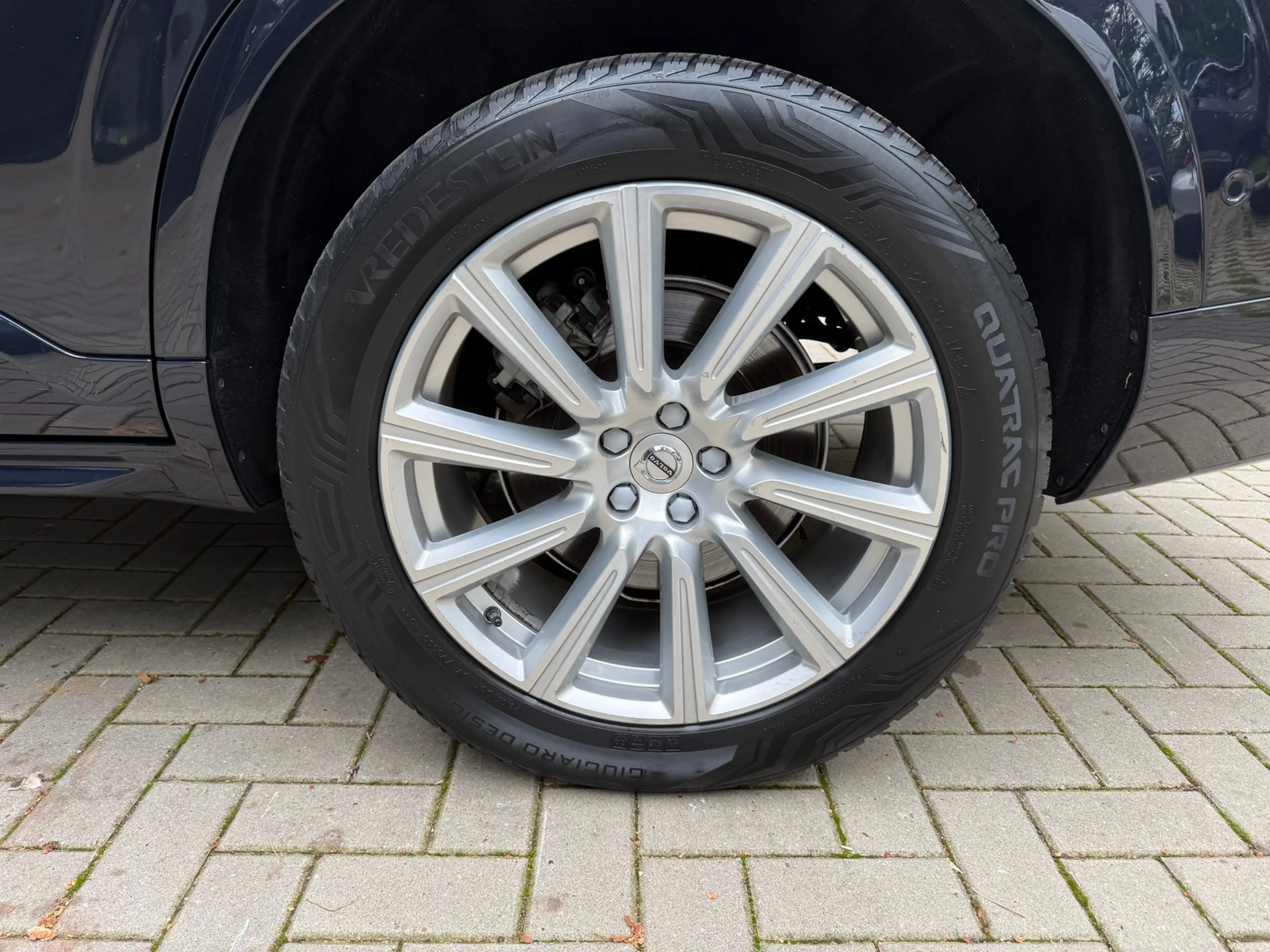 Volvo XC90 2.0 T8 Twin Engine AWD Momentum — photo 2