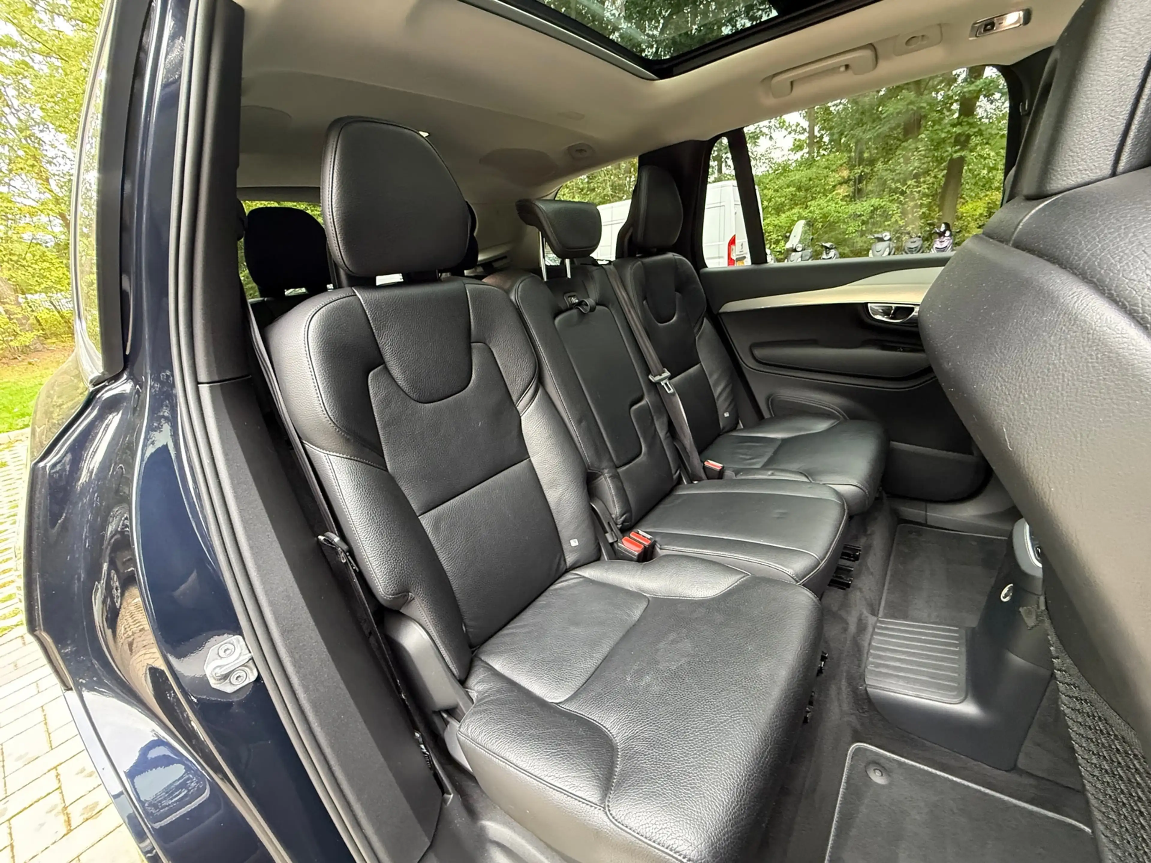 Volvo XC90 2.0 T8 Twin Engine AWD Momentum — photo 26