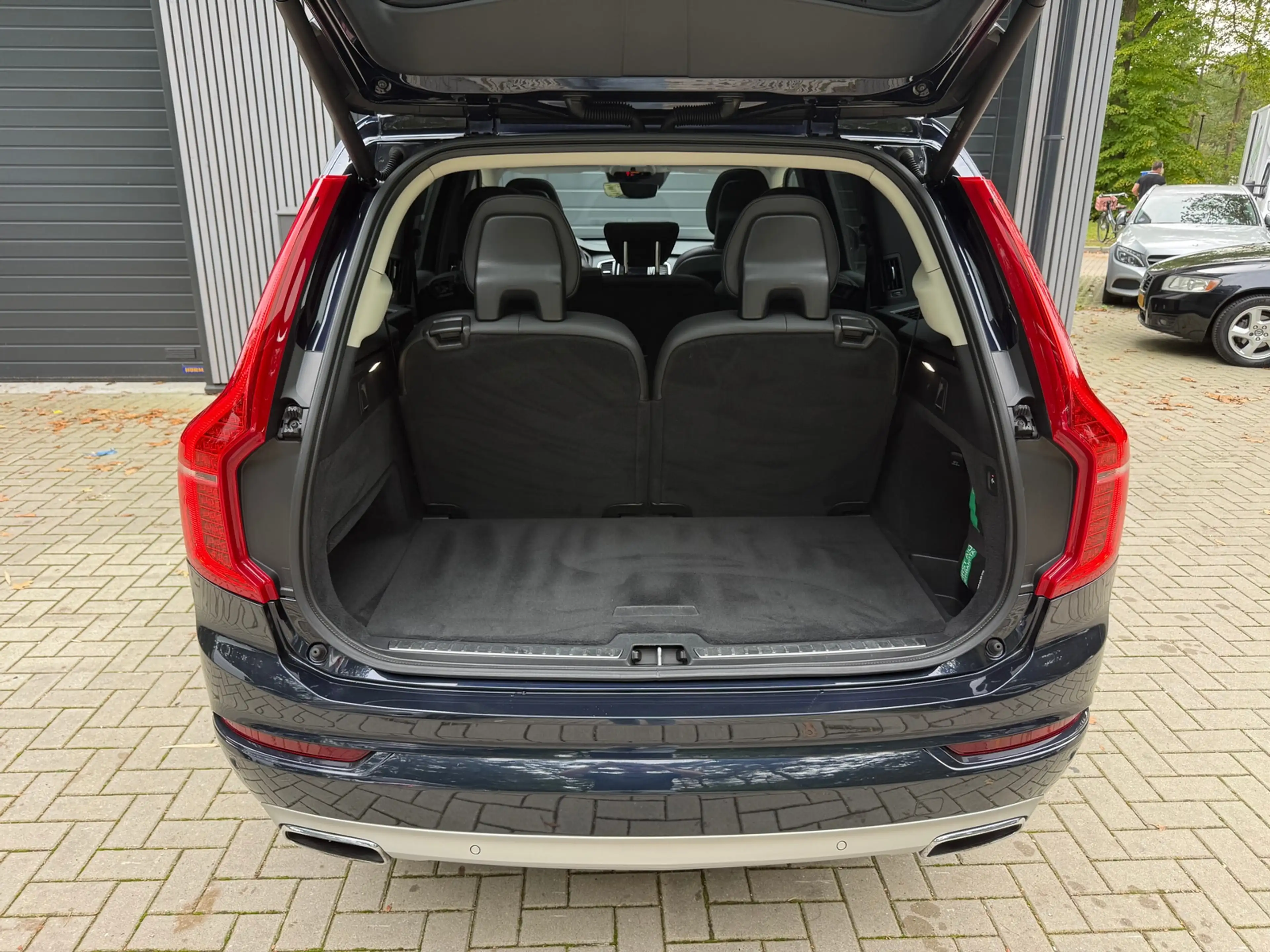 Volvo XC90 2.0 T8 Twin Engine AWD Momentum — photo 29