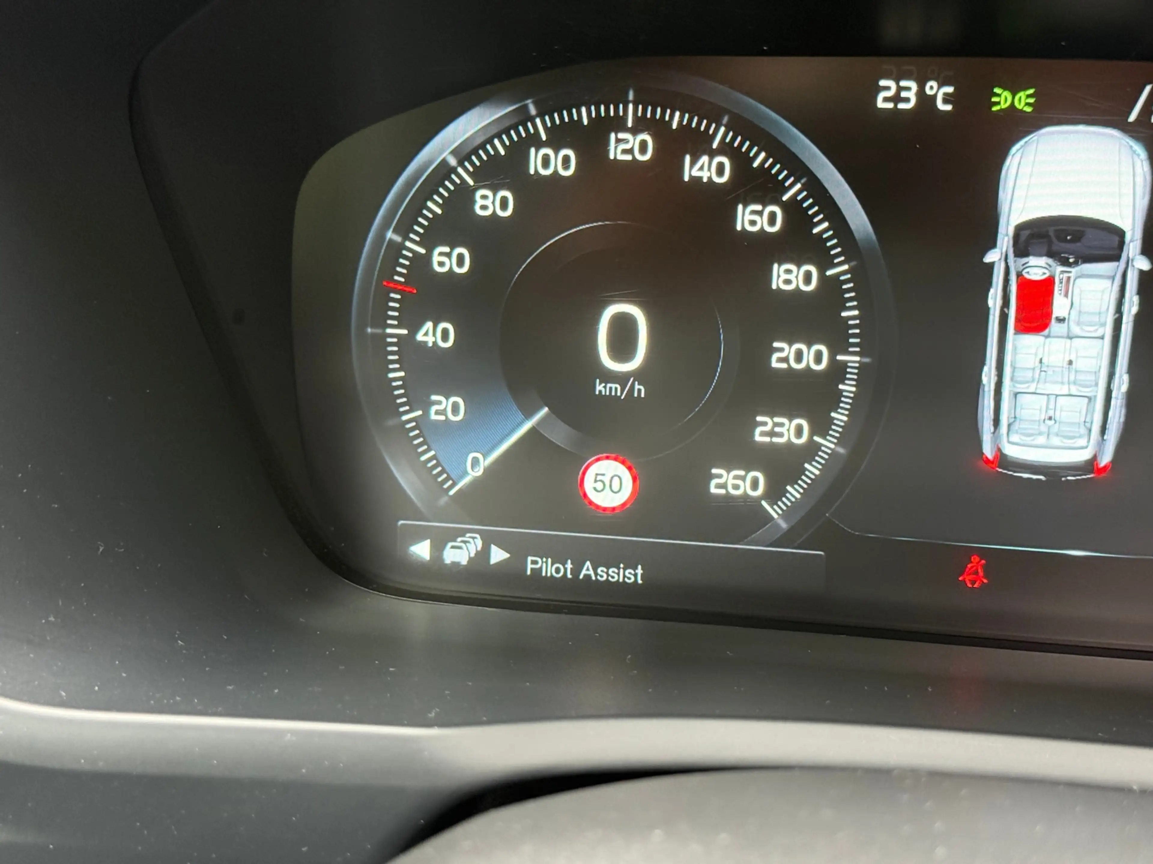 Volvo XC90 2.0 T8 Twin Engine AWD Momentum — photo 9