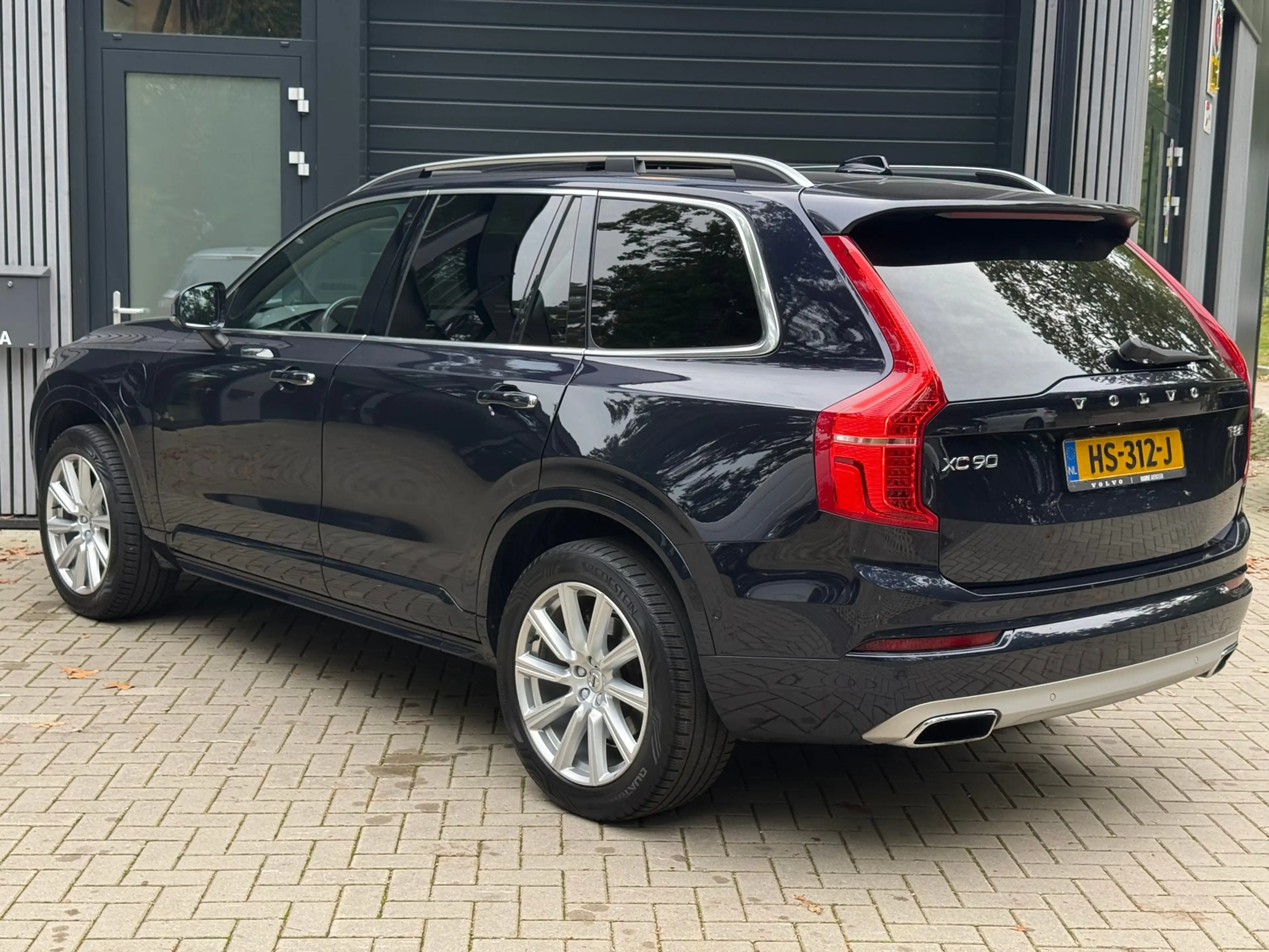 Volvo XC90 2.0 T8 Twin Engine AWD Momentum — photo 6