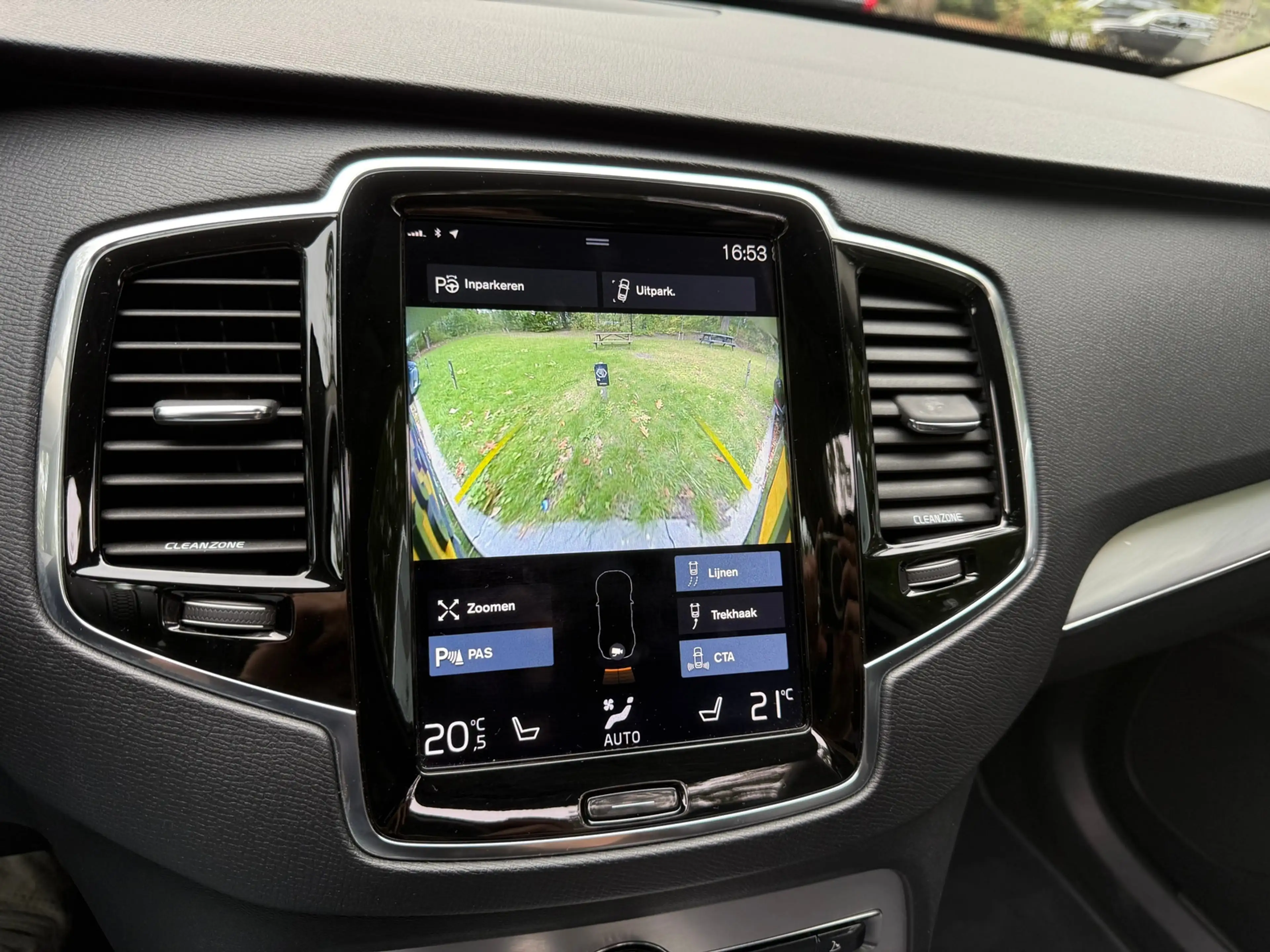 Volvo XC90 2.0 T8 Twin Engine AWD Momentum — photo 17