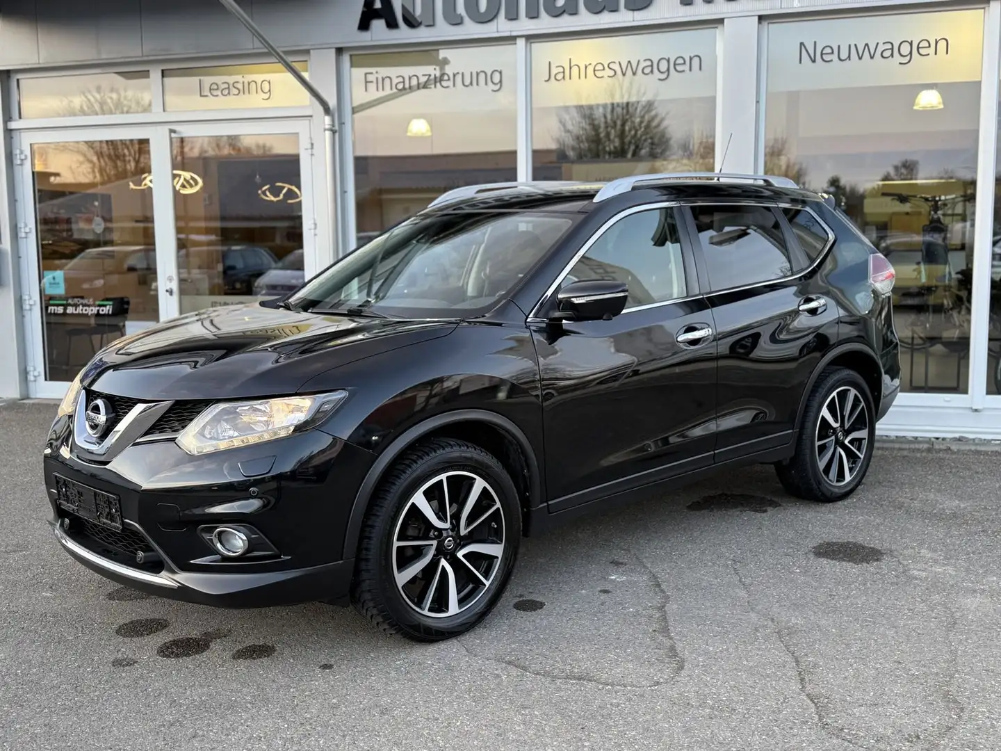 Nissan X-Trail Acenta 1,6d Automatik Kamera AHK 19" Schwarz - 1