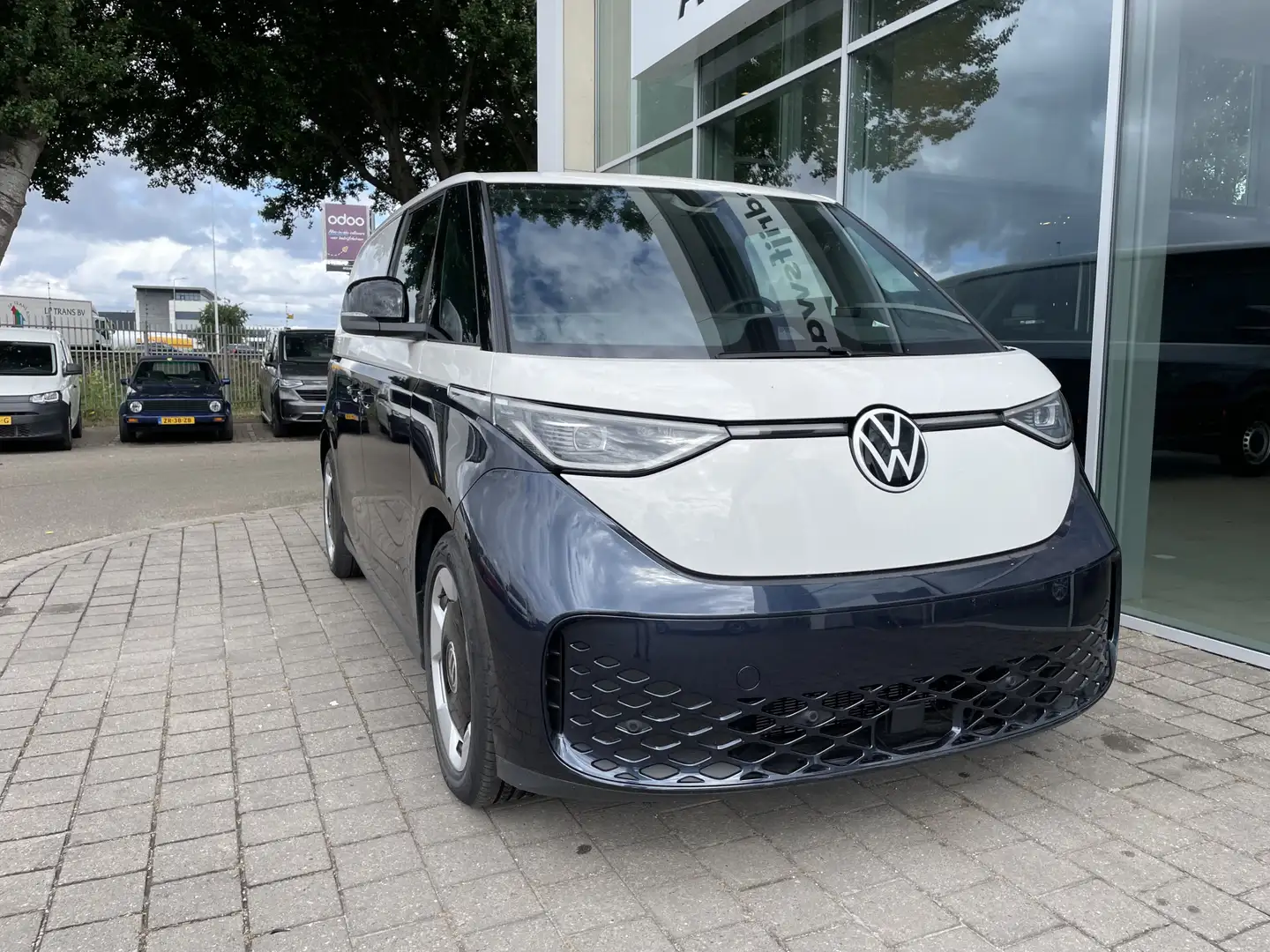 Volkswagen ID. Buzz Cargo Bulli edition 79 kWh | Trekhaak | IQ Led Matrix | Blauw - 2