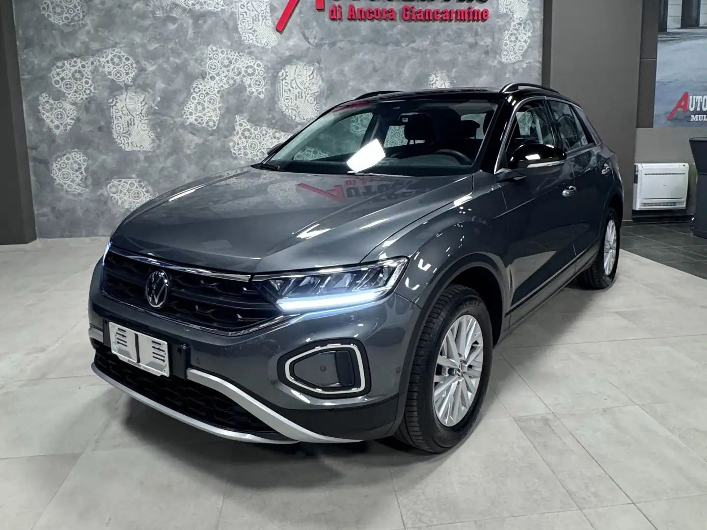 Volkswagen T-Roc T ROC 2.0 TDI STYLE 115CV MT6 MY2023 Grigio - 1