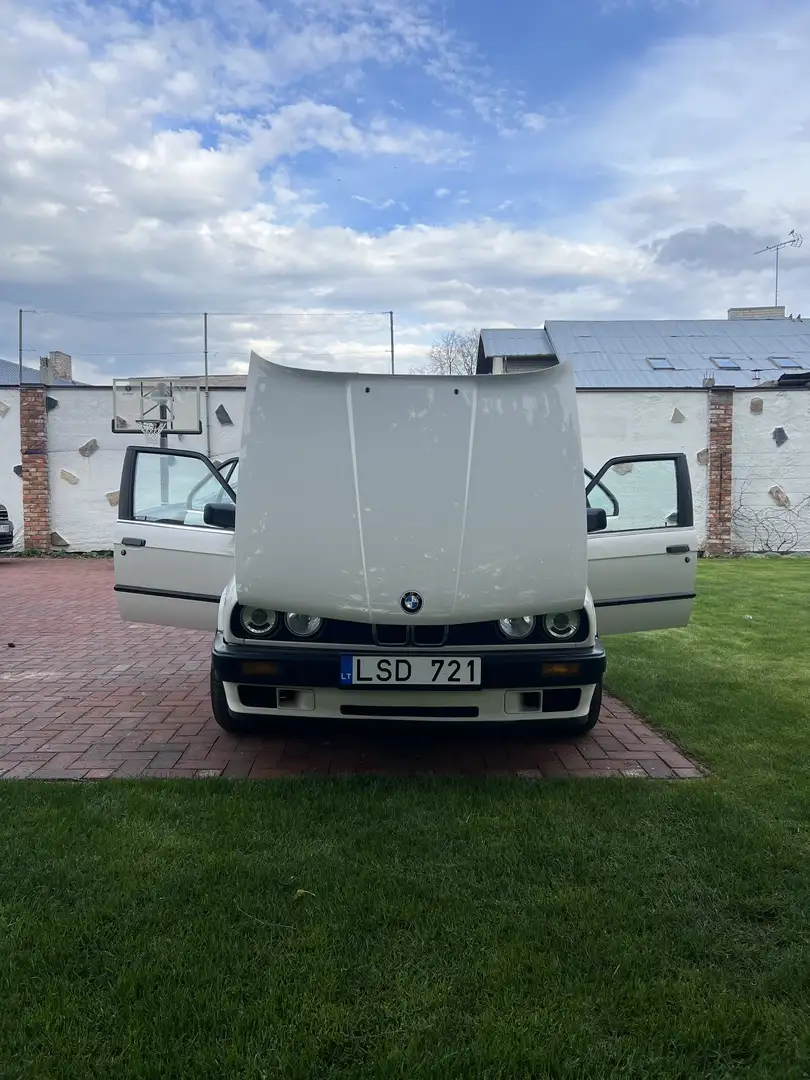 BMW 330 316 with 3.0i 185kw White - 2