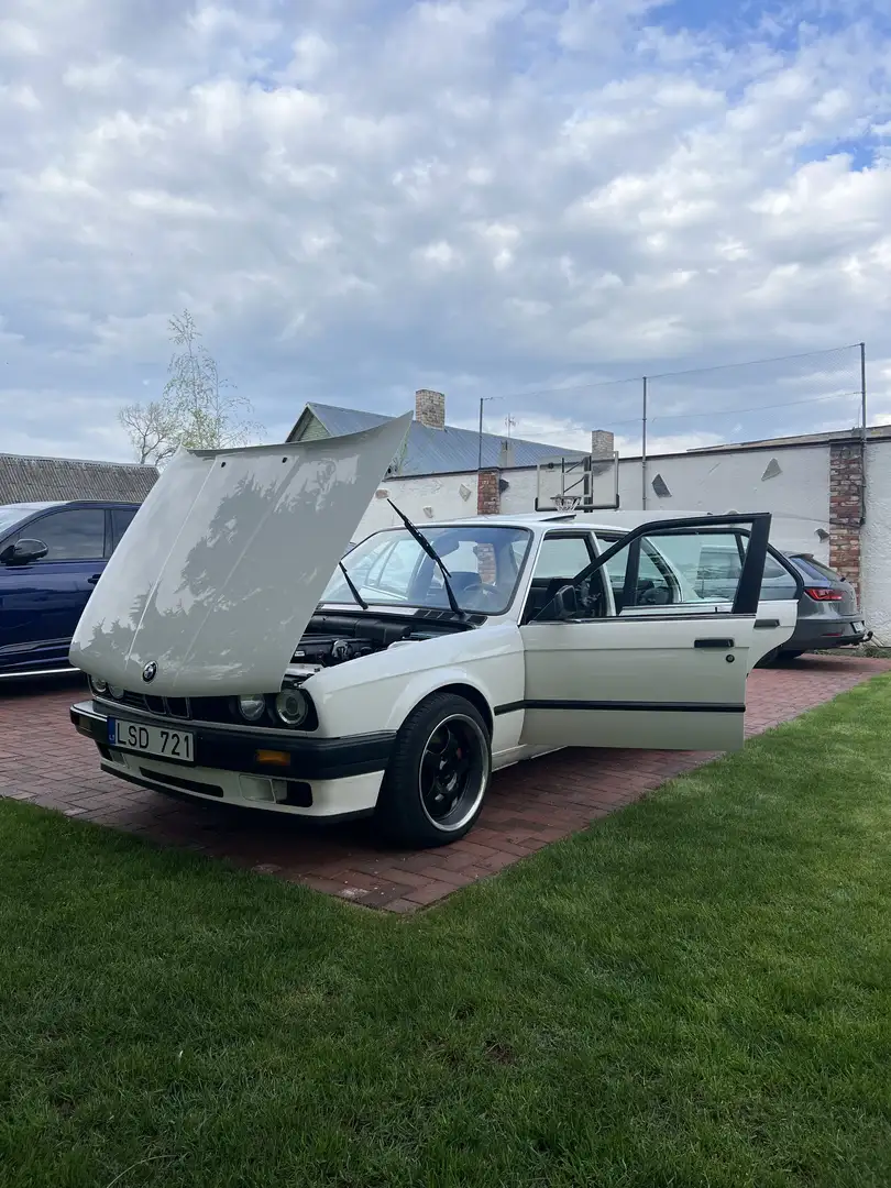 BMW 330 316 with 3.0i 185kw White - 1