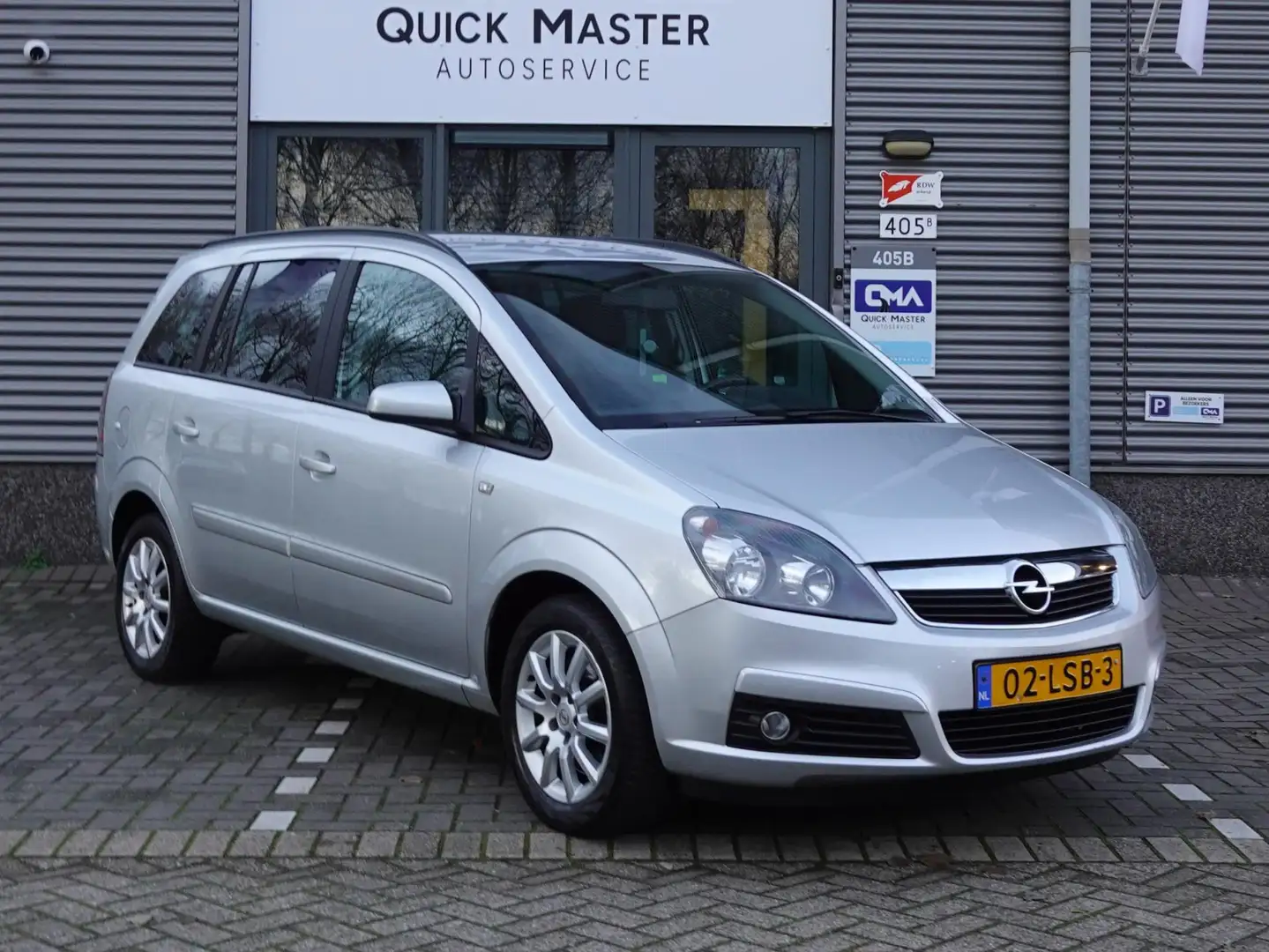 Opel Zafira 1.6 Temptation - 7 Persoons -NAP Grijs - 2