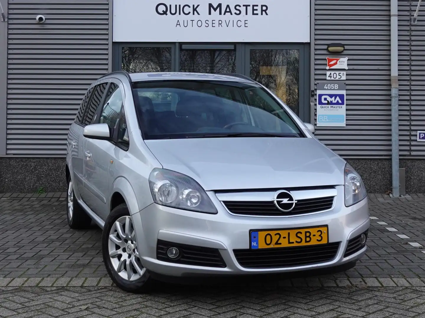 Opel Zafira 1.6 Temptation - 7 Persoons -NAP Grijs - 1