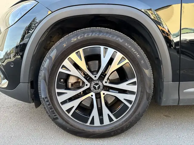 Mercedes-Benz Gla view 13