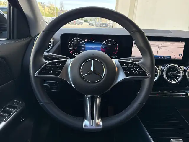 Mercedes-Benz Gla view 9