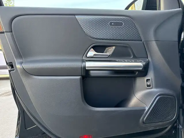 Mercedes-Benz Gla view 11