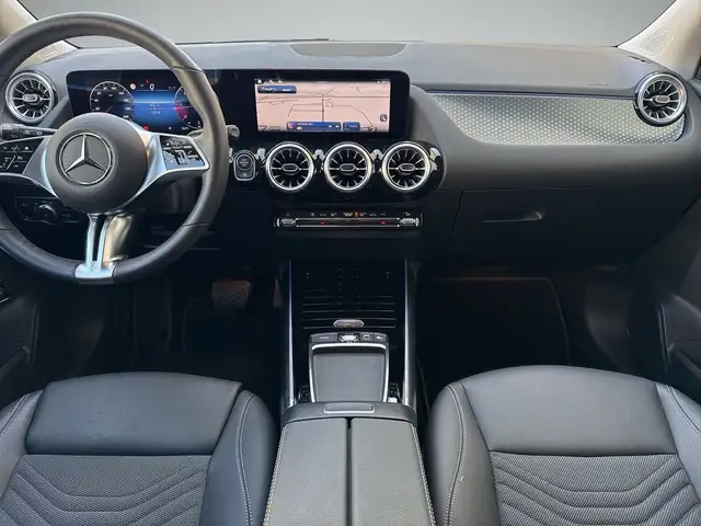Mercedes-Benz Gla view 8