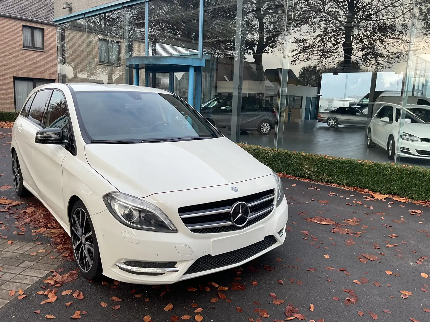 Mercedes-Benz B 180 B 180 (BlueEFFICIENCY) 7G-DCT Blanc - 1