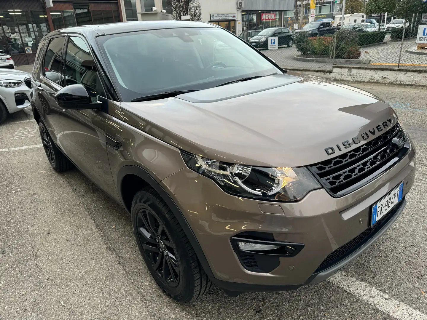 Land Rover Discovery Sport Sport 2.0 td4 SE awd 150cv auto,NAVY,18'',BICOLOR, Marrone - 2