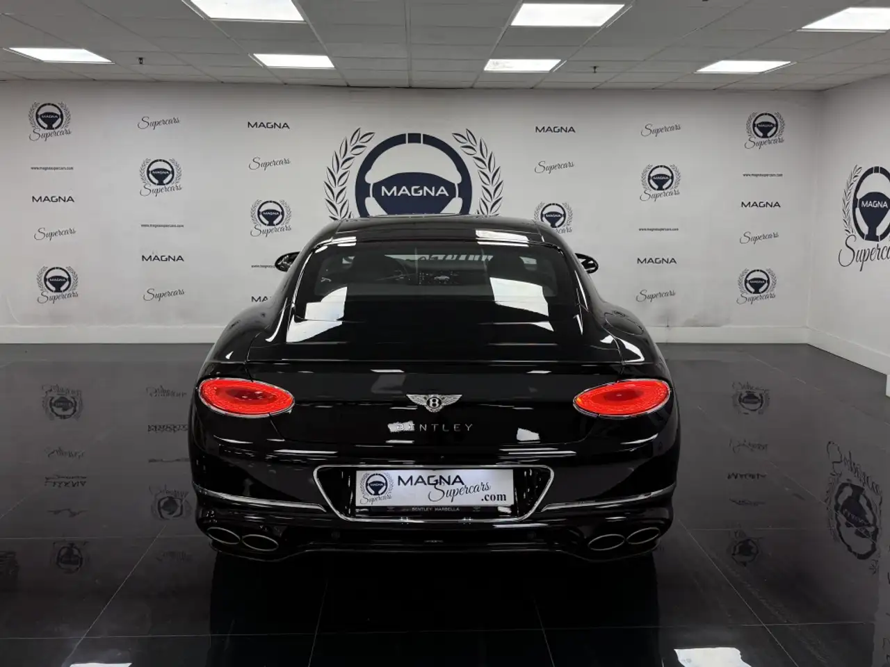 Bentley Continental GT 2023 — фото 11