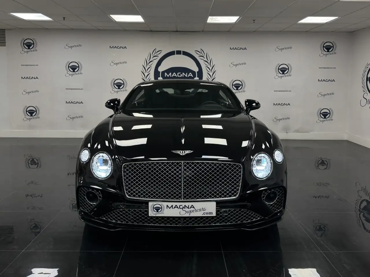 Bentley Continental GT 2023 — фото 10
