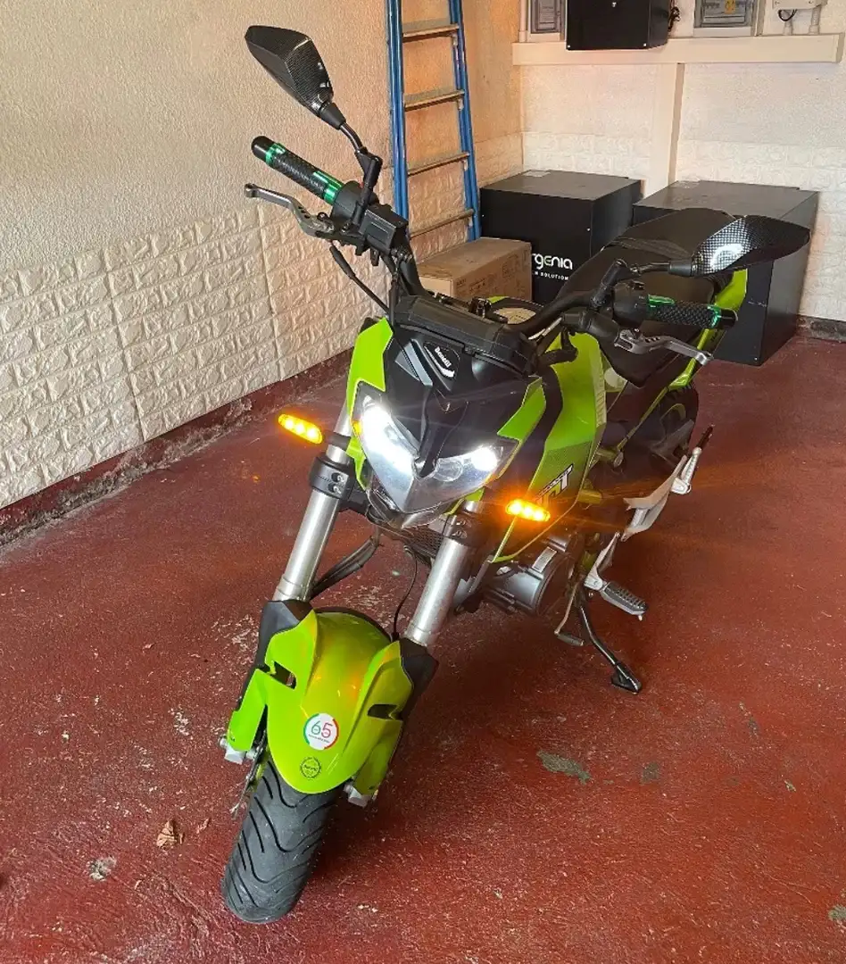Benelli TNT 125 Verde - 1