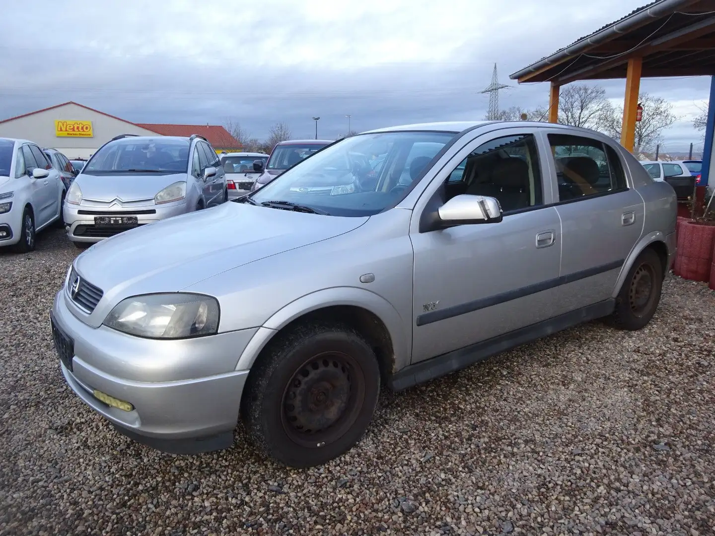Opel Astra 1.6 Njoy Grau - 1