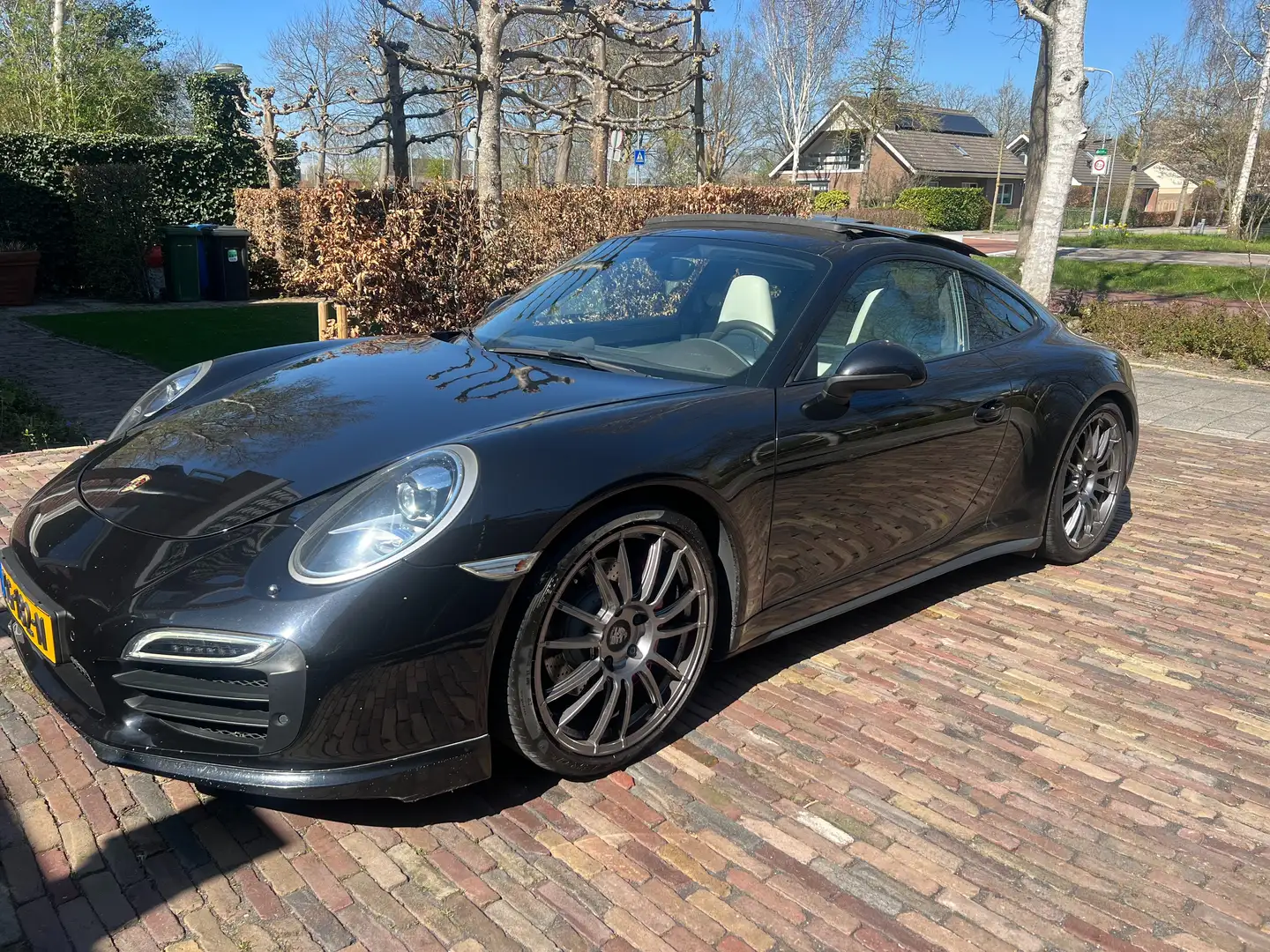 Porsche 911 3.8 Carrera 4S Zwart - 1