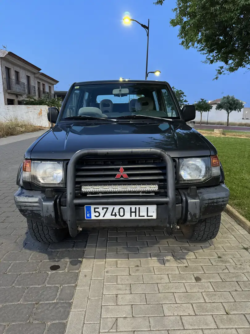 Mitsubishi Montero Mitsubishi Montero 2.5TD GLS 3P Fekete - 1