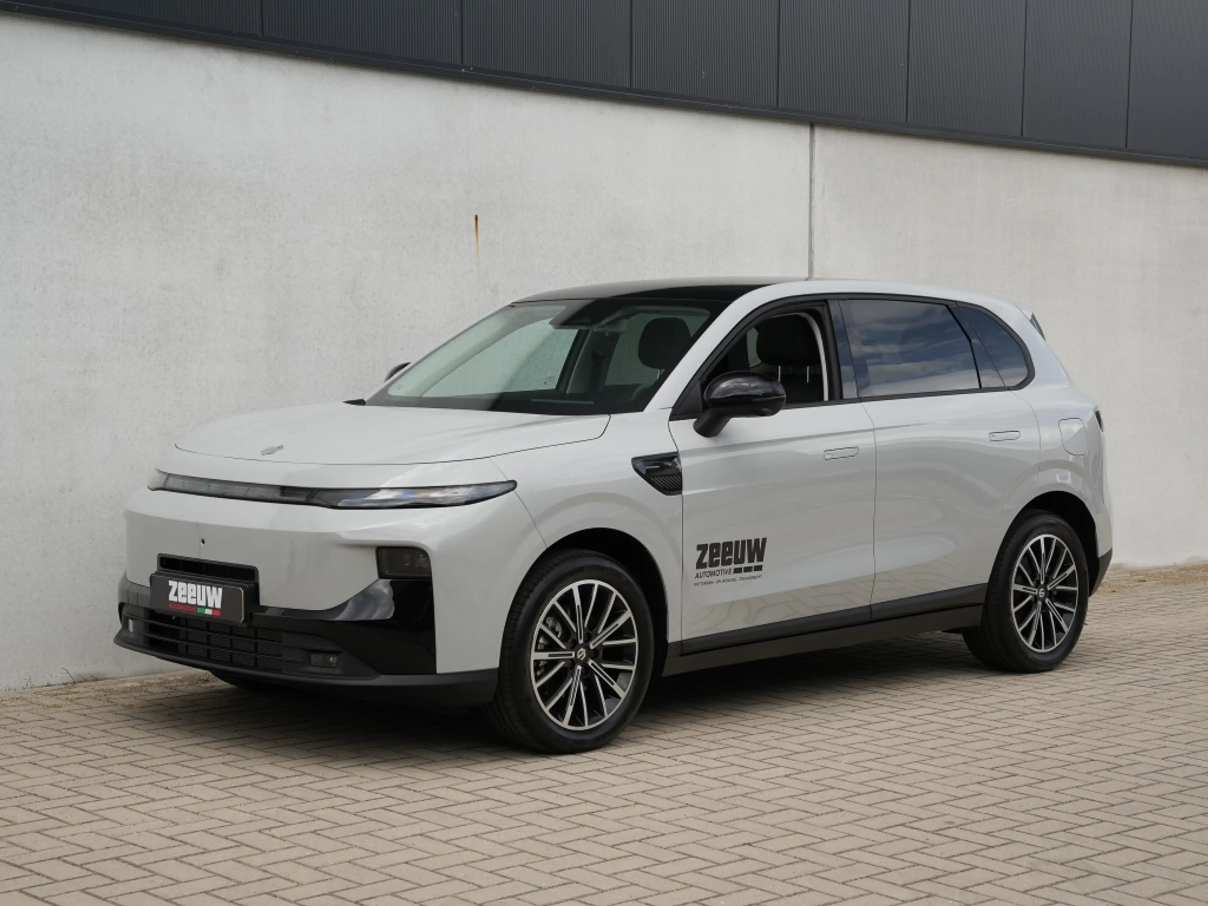 Leapmotor B10 Design Hybrid EV 18.8 kWh | Pano | Camera | Carpla — photo 11