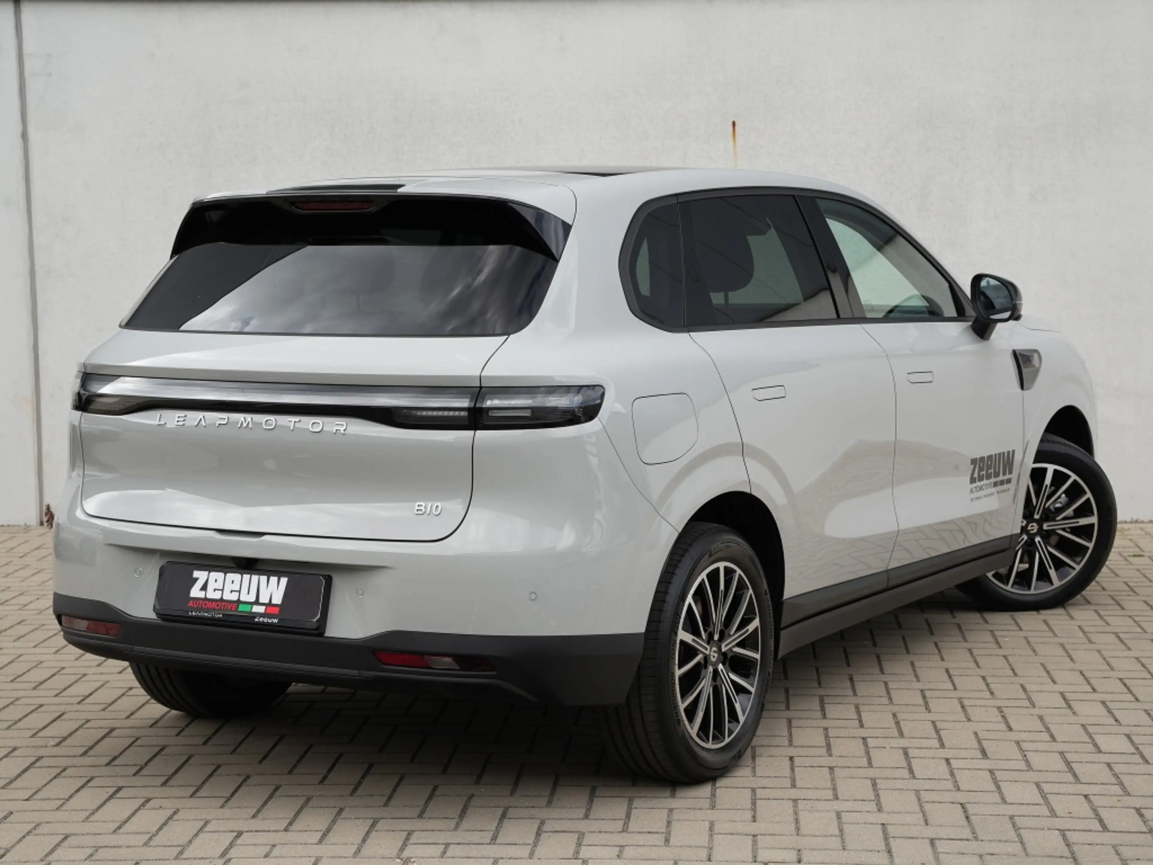Leapmotor B10 Design Hybrid EV 18.8 kWh | Pano | Camera | Carpla — photo 2