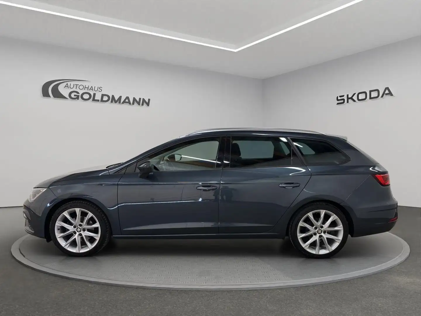 SEAT Leon ST FR 1.5 TSI 110 kW Grau - 2