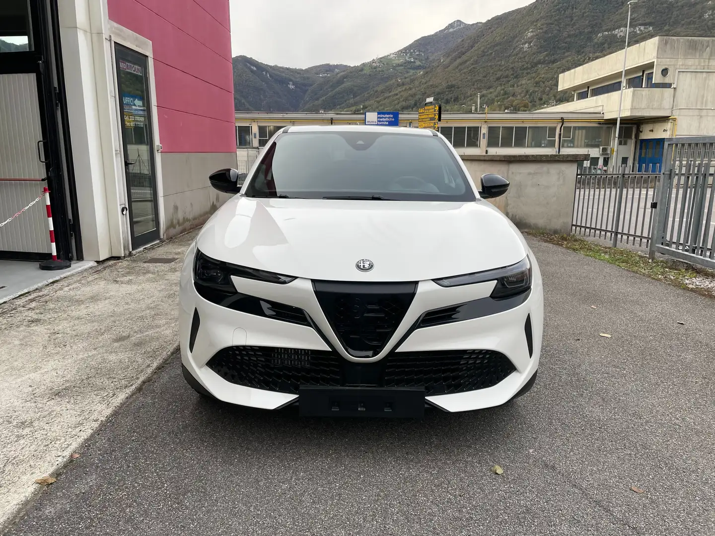 Alfa Romeo Junior Junior 1.2 ibrida Speciale 136cv edct6 Wit - 2