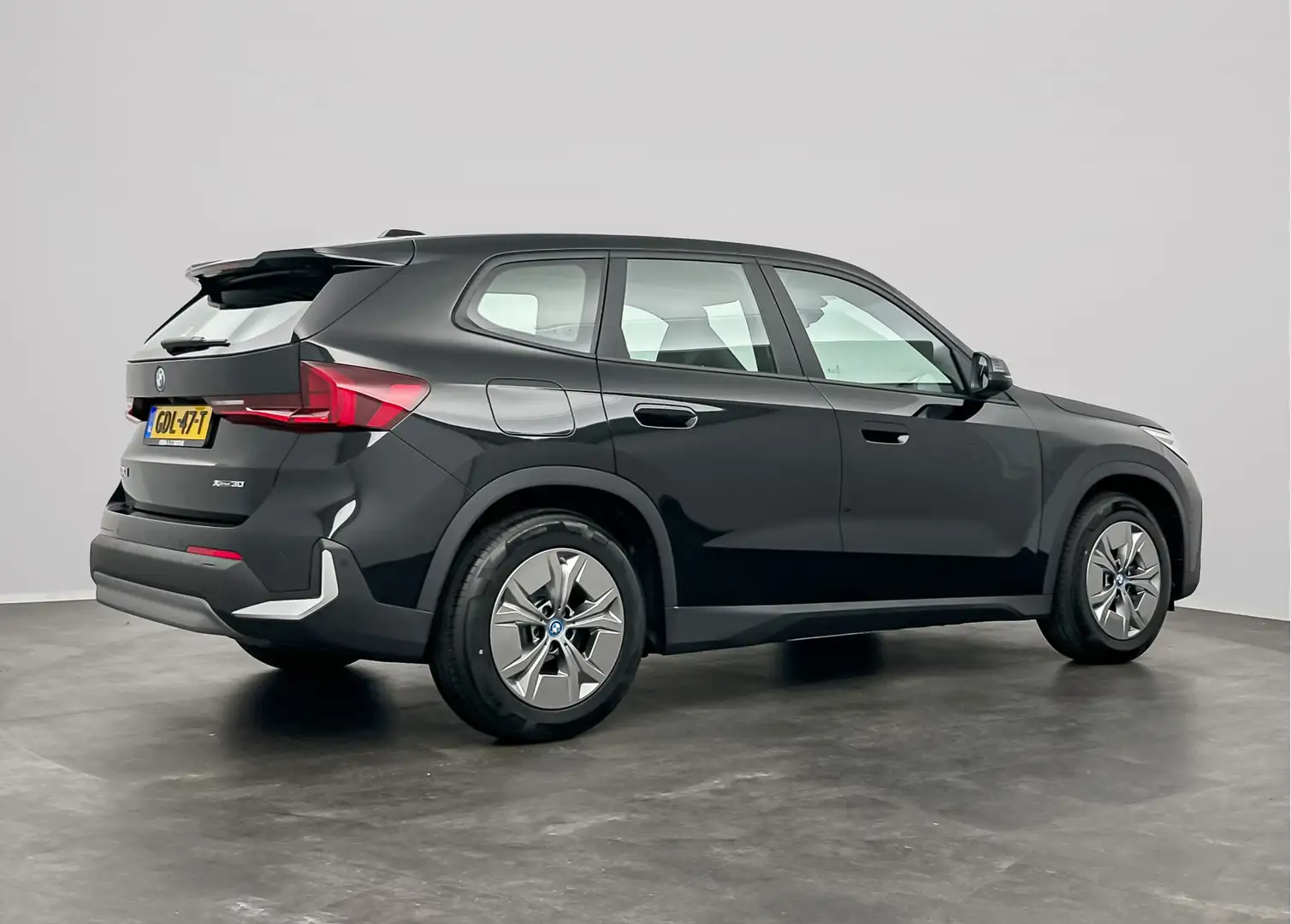 BMW iX1 xDrive30 67 kWh | Adaptief M Onderstel | DAB-tuner Noir - 2
