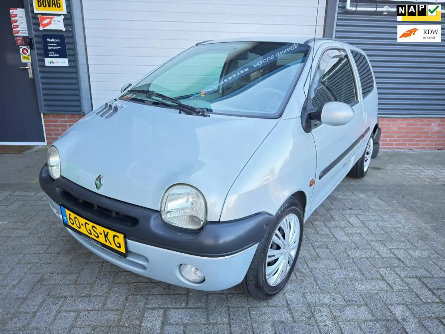 Renault Twingo 1.2 Cinétic Quickshift 5 Grijs - 1