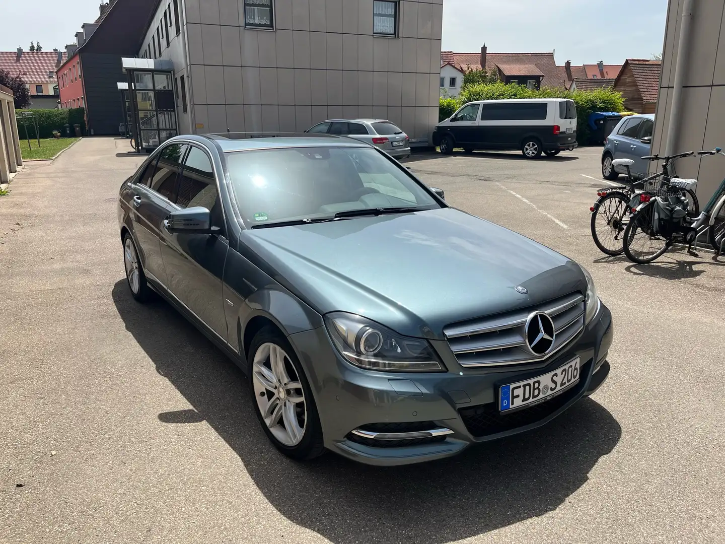 Mercedes-Benz C 220 CDI DPF (BlueEFFICIENCY) 7G-TRONIC Avantgarde Szary - 1