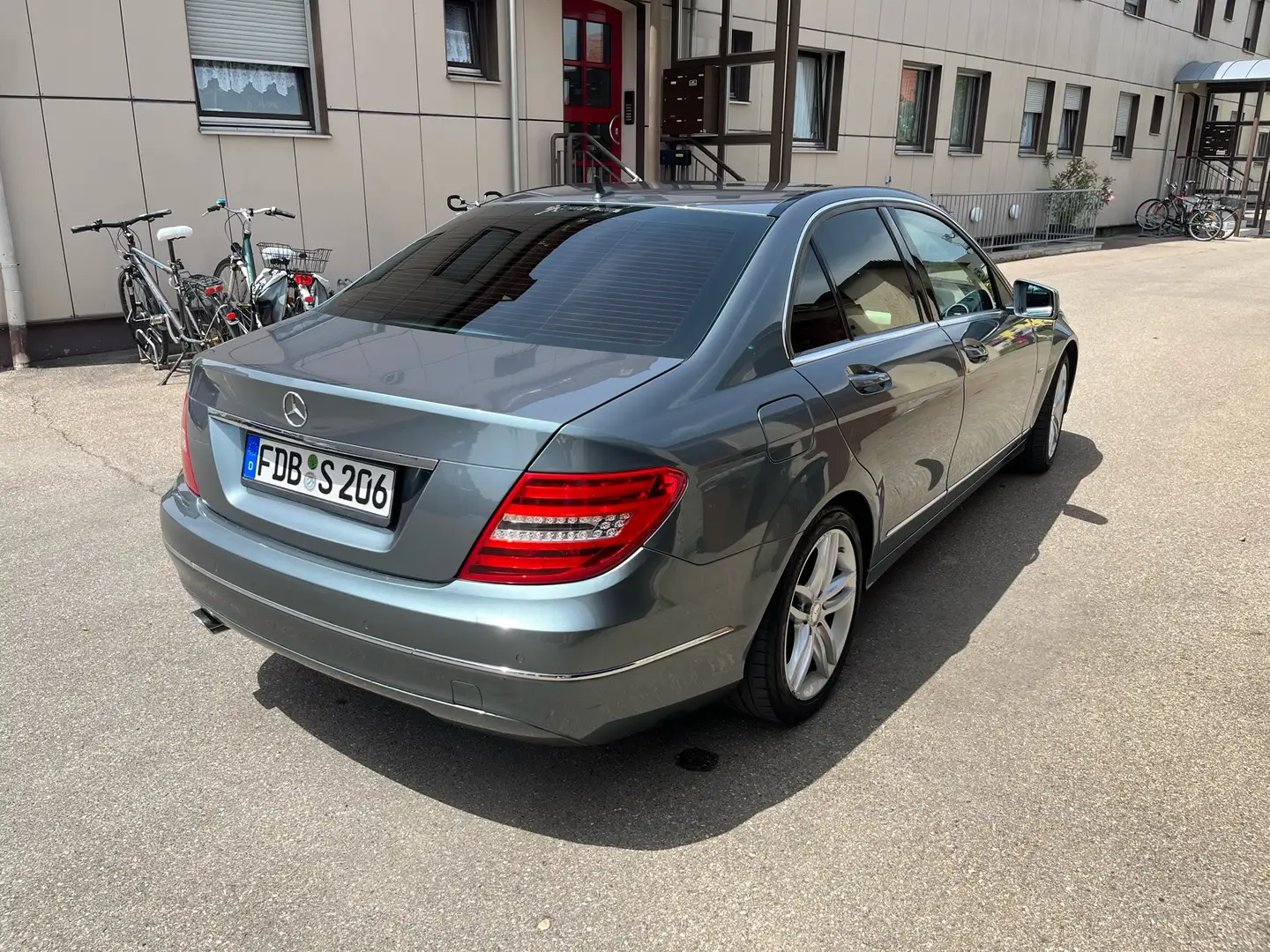 Mercedes-Benz C 220 CDI DPF (BlueEFFICIENCY) 7G-TRONIC Avantgarde Szary - 2