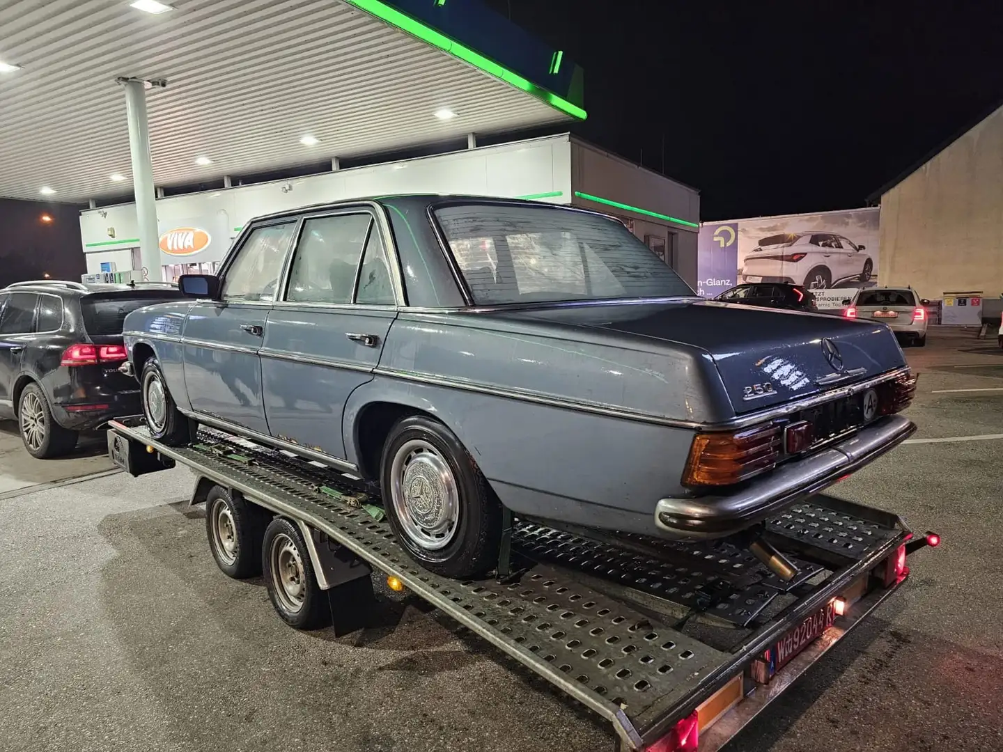 Mercedes-Benz W 114/115 Strich-Acht Blau - 2